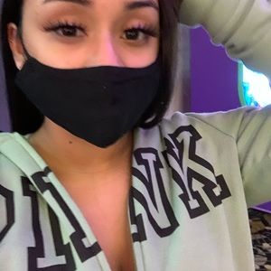 Meet your Posher, Crystal